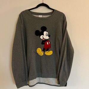 Disney XXL Gray Mickey Mouse Embroidered sweatshirt